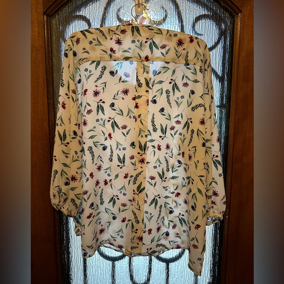 C&E Floral Blouse - Picture 3 of 11
